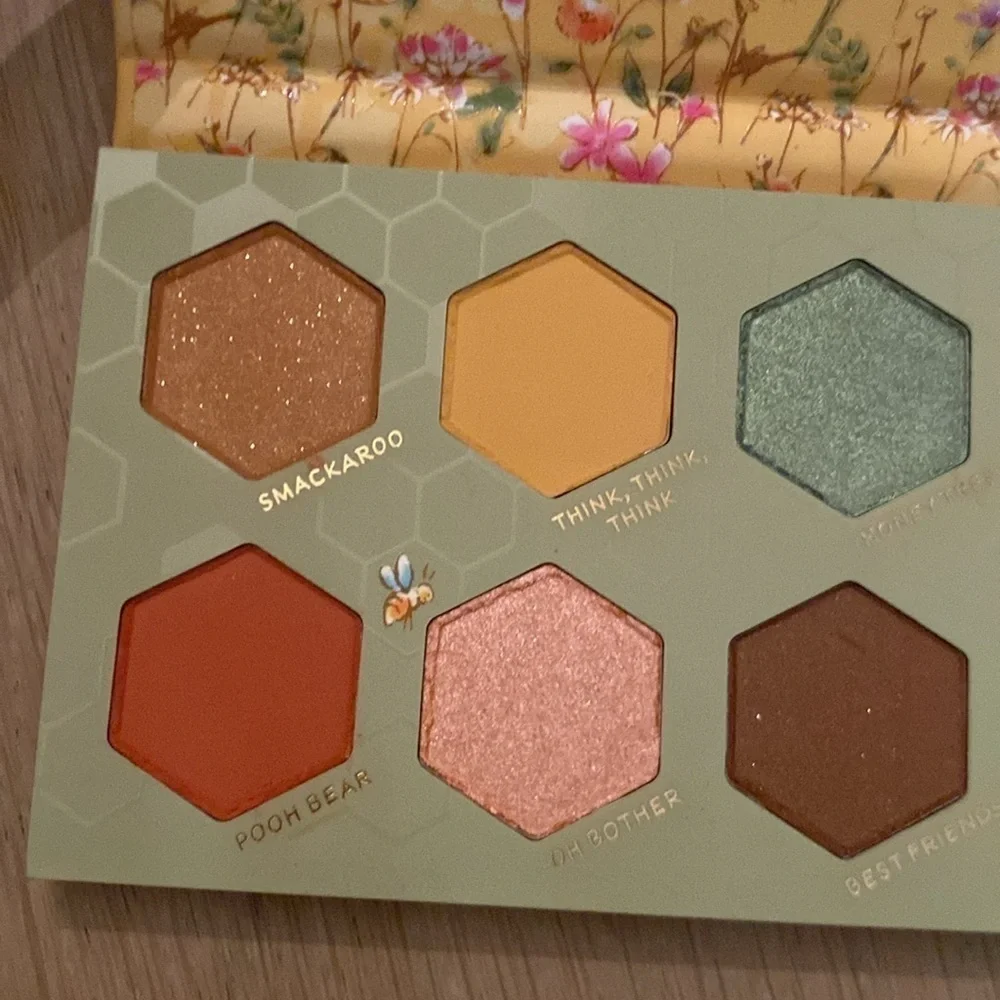 Colourpop x Winnie the Pooh Eyeshadow Palette Sweet as can Bee
